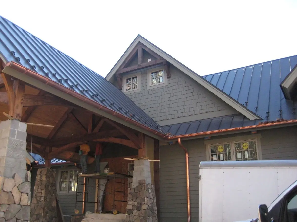 Craftsman Roofing team delivering quality roofing work in Rivercrest Manor